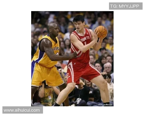 詹姆斯与姚明的力量对决:篮球巨星的巅峰较量与传奇故事 詹姆斯与姚明的力量对决:篮球巨星的巅峰较量与传奇故事