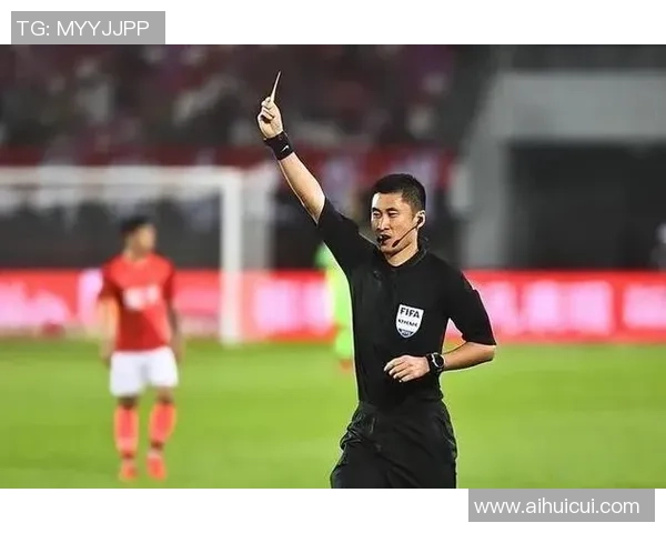 中超焦点战：AC米兰与国米激战成平局逆转瞬间引发全场热烈反响