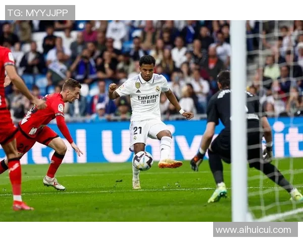 德甲激战：尤文图斯大胜皇马四球狂潮乌龙球引发全场沸腾